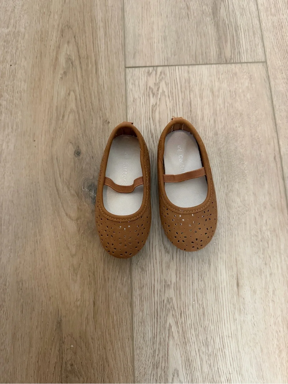 Baby/Toddler Carter's Girls Tan Perforated Mary Jane Flats size 5